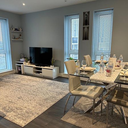 Abba Views Apartment Лондон Екстериор снимка