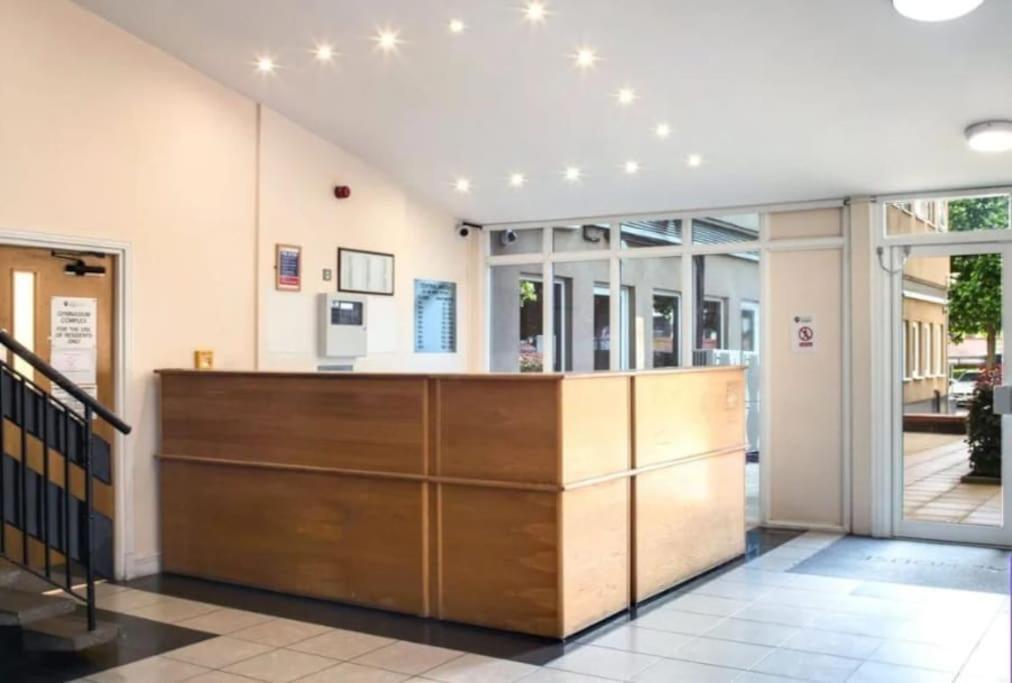 Abba Views Apartment Лондон Екстериор снимка