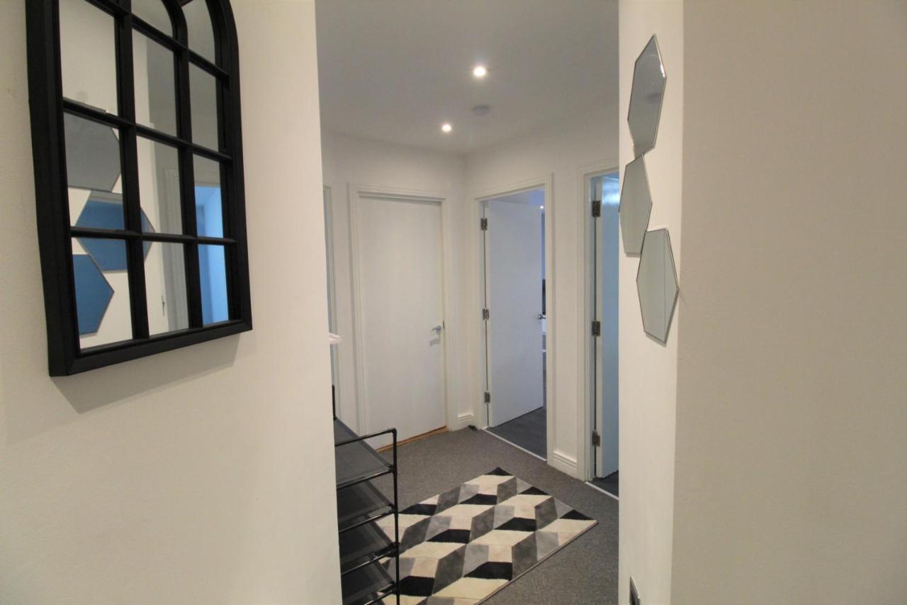 Abba Views Apartment Лондон Екстериор снимка